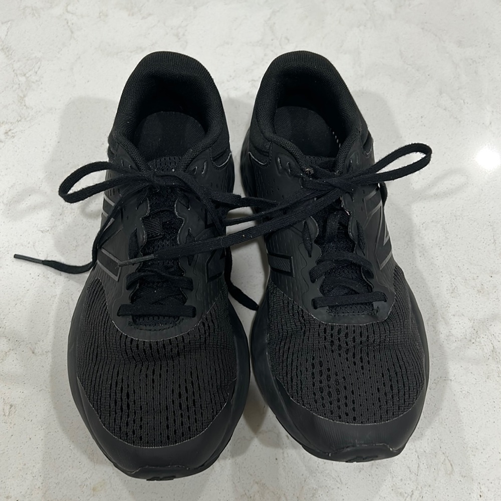 Black New Balance Sneakers Women’s 8